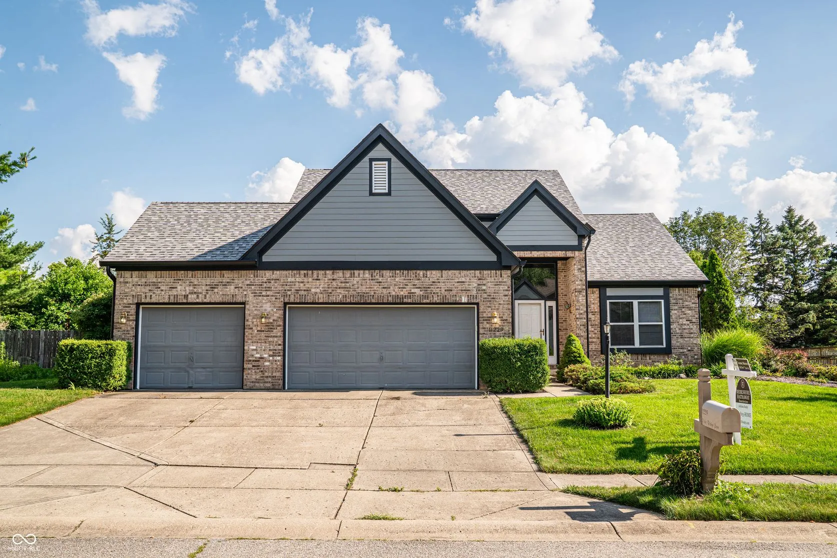 Indianapolis, Indiana 46236, United States, 3 Bedrooms Bedrooms, ,3 BathroomsBathrooms,Residential,Pending,97442