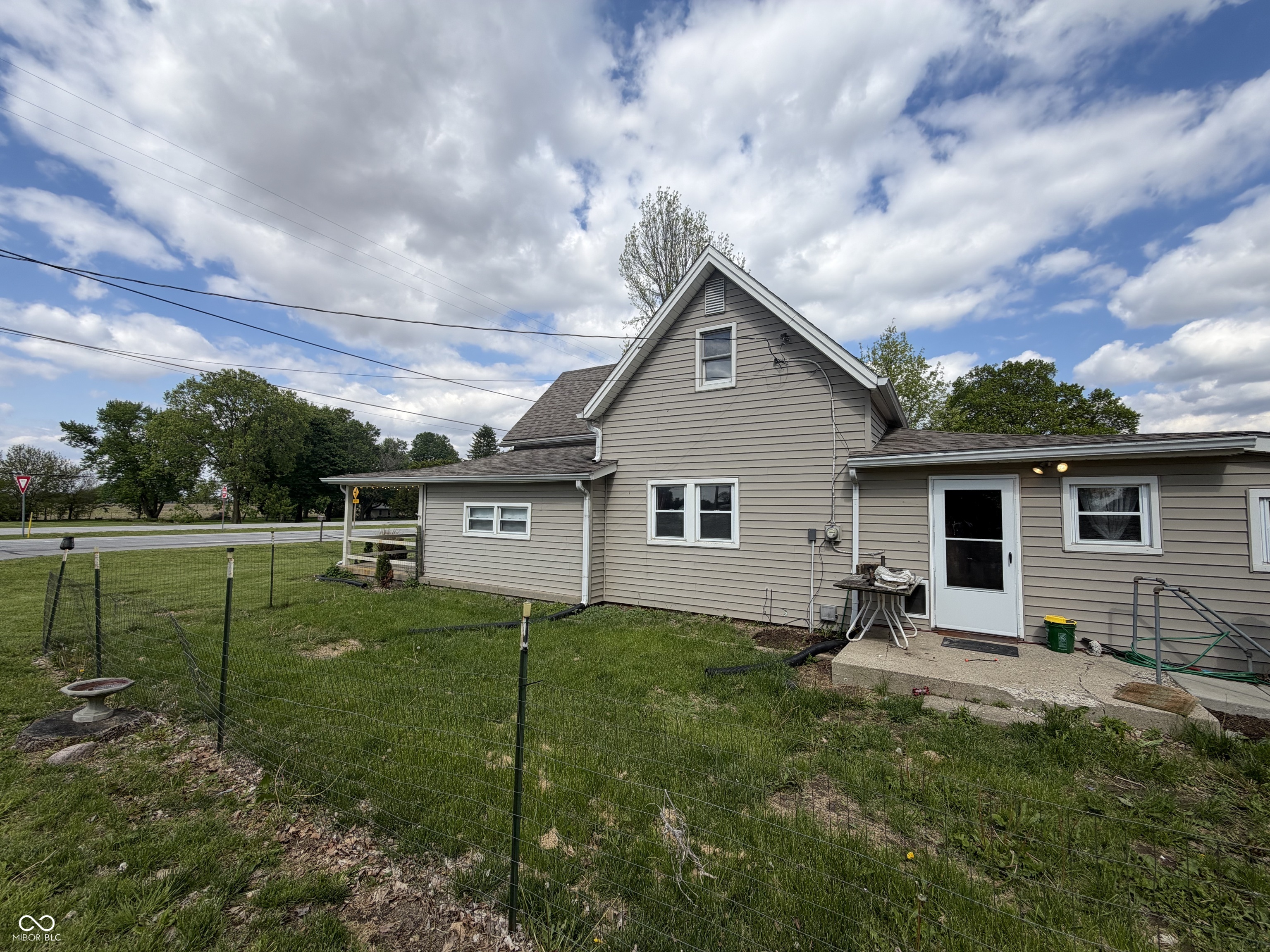 8377 E Us Highway 40