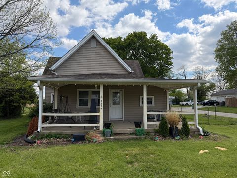 Photo of 8377 E Us Highway 40, Greenfield, IN 46140 (MLS # 22099818)