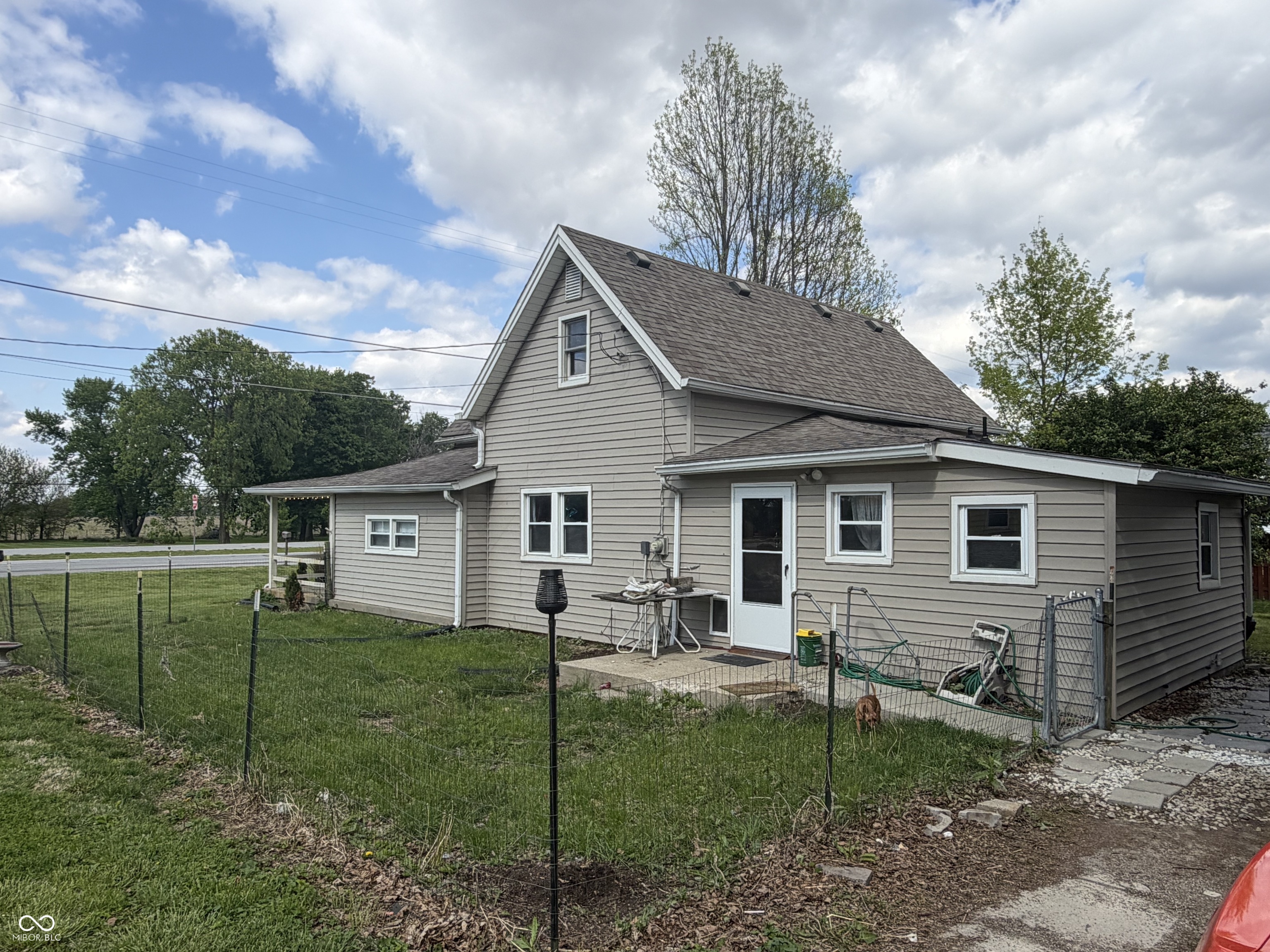 8377 E Us Highway 40