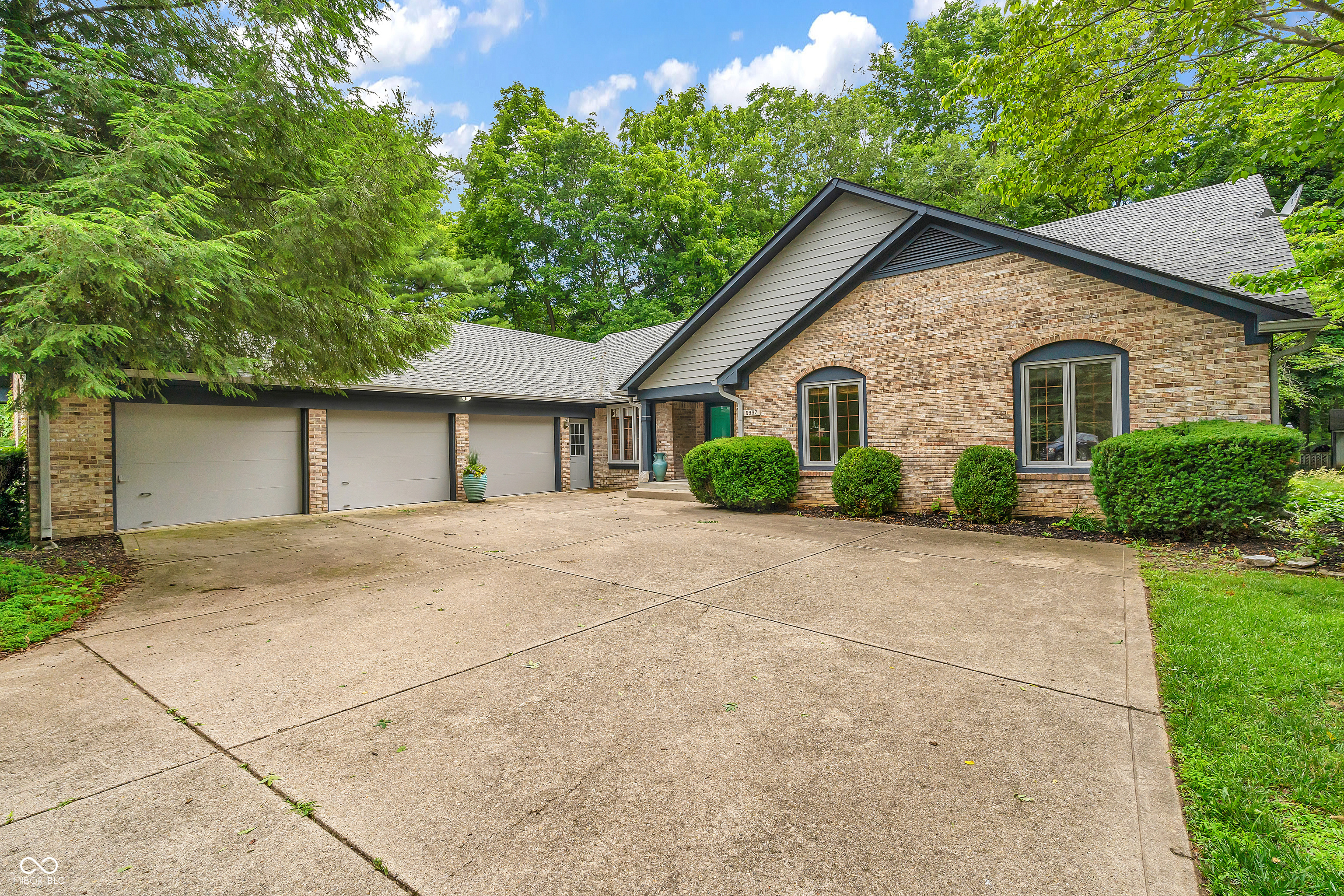 6992 Forest Ridge Court