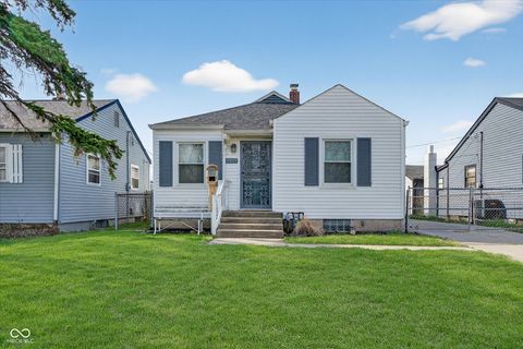 Photo of 2033 E Legrande Avenue, Indianapolis, IN 46203 (MLS # 22092511)