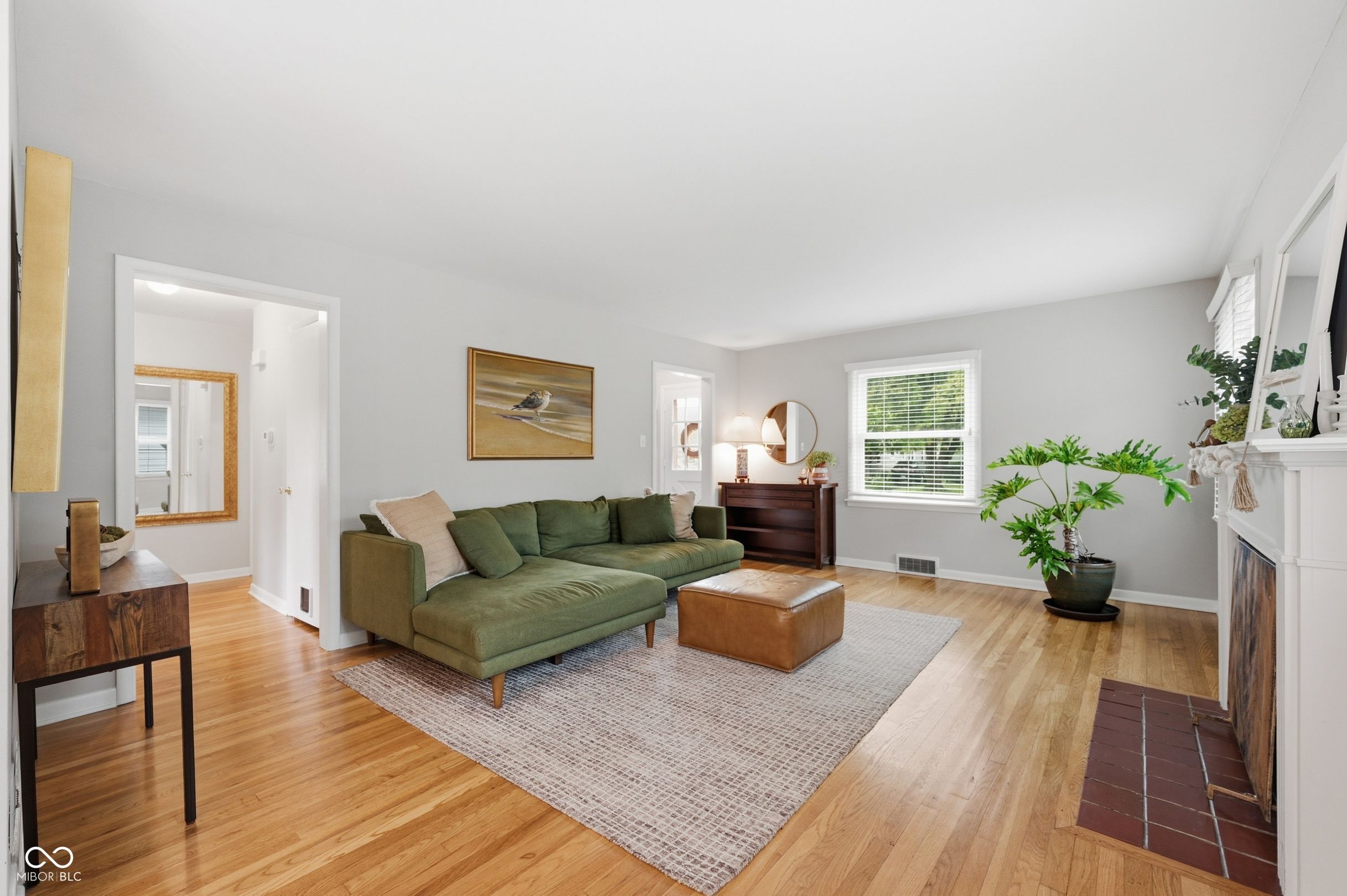 2521 E 57th Street