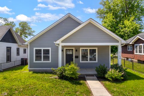 Photo of 2154 N Harding Street, Indianapolis, IN 46202 (MLS # 22101397)