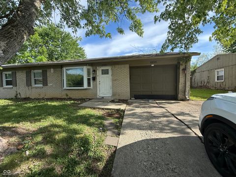 Photo of 10025 Catalina Drive, Indianapolis, IN 46235 (MLS # 22098373)