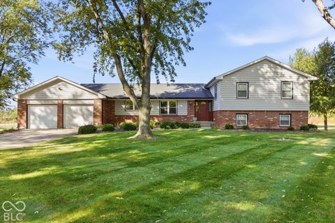 Photo of 916 N 350 W, Greenfield, IN 46140 (MLS # 22132274)