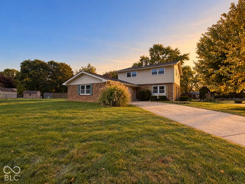 Photo of 980 Wood Creek Place, Greenwood, IN 46142 (MLS # 22130132)