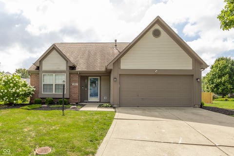 Photo of 13817 Wabash Drive, Fishers, IN 46038 (MLS # 22119178)