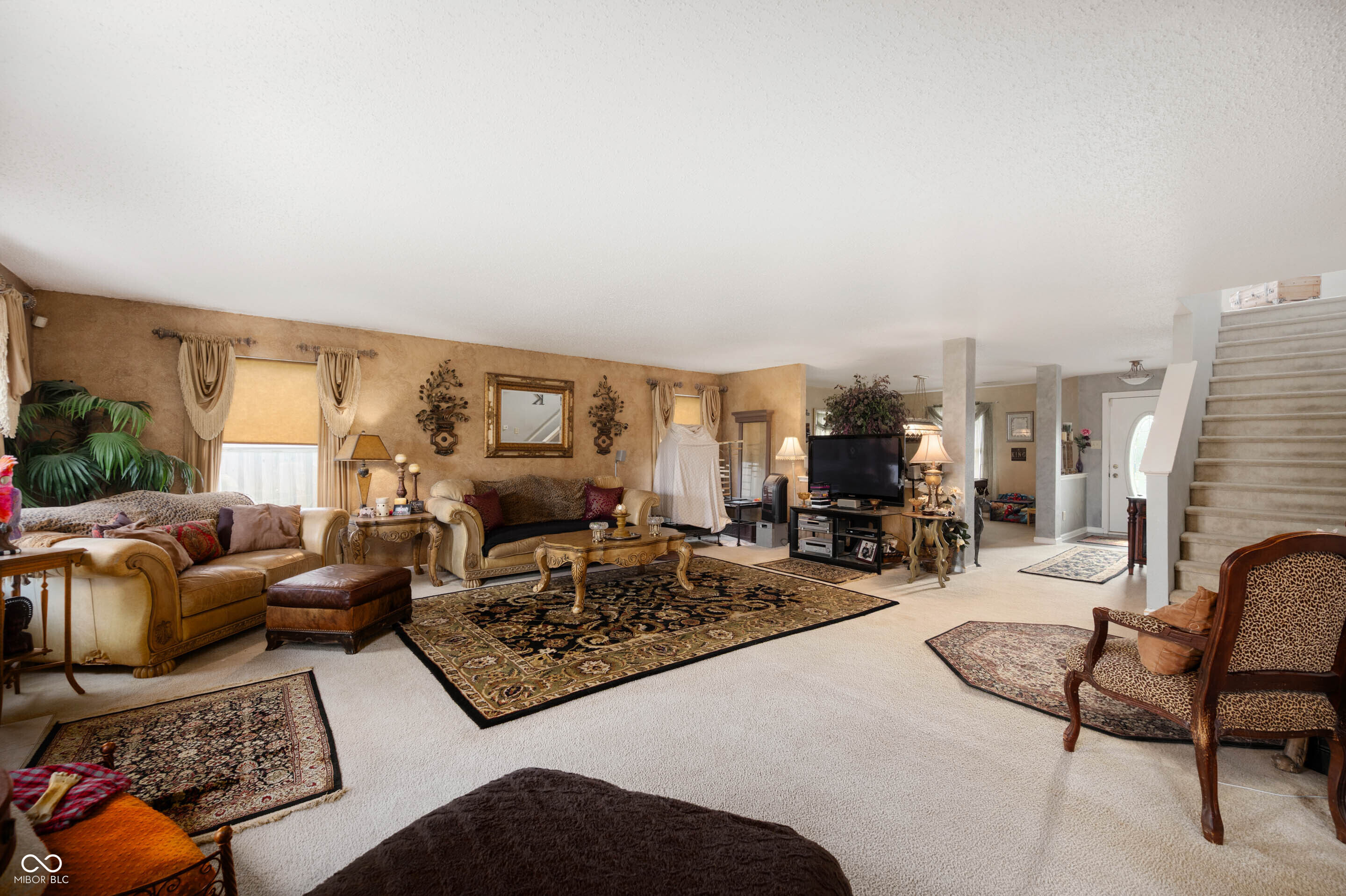 5886 N Peppereel Way