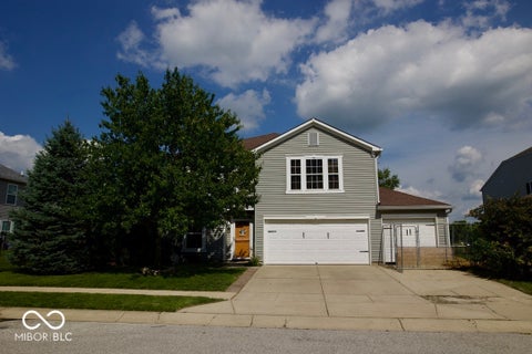 Photo of 8223 Retreat Lane, Indianapolis, IN 46259 (MLS # 22112095)