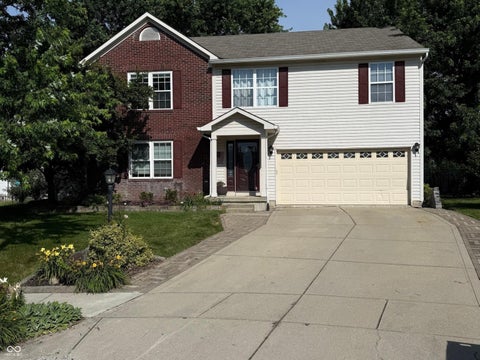 Photo of 10706 Sunburst CT, Noblesville, IN 46060 (MLS # 22109503)