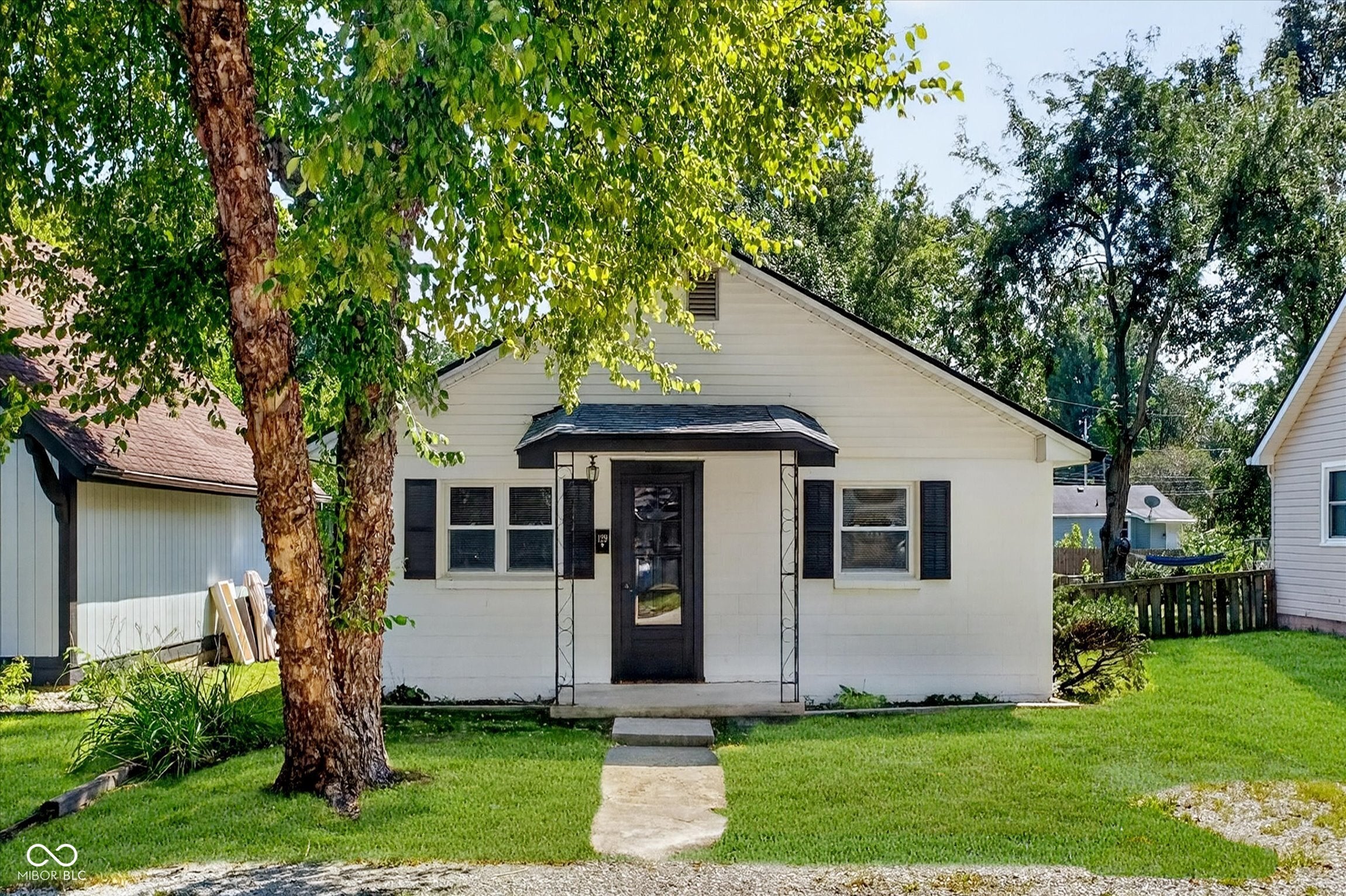129 W Neal Street