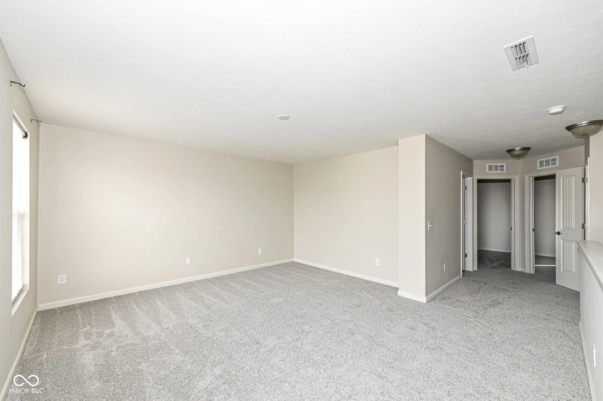 Whitestown, Indiana 46075, United States, 4 Bedrooms Bedrooms, ,3 BathroomsBathrooms,Residential,Active,72824