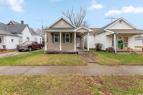 Photo of 1427 Pearl Street, Columbus, IN 47201 (MLS # 22074394)