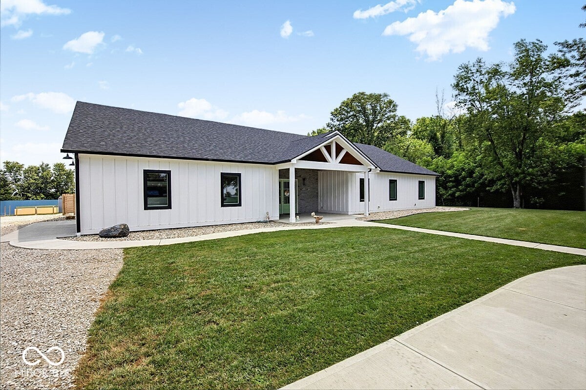 1325 Middle Jamestown Road
