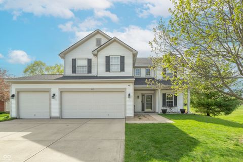 Photo of 3873 Crest Point Drive, Westfield, IN 46062 (MLS # 22094987)