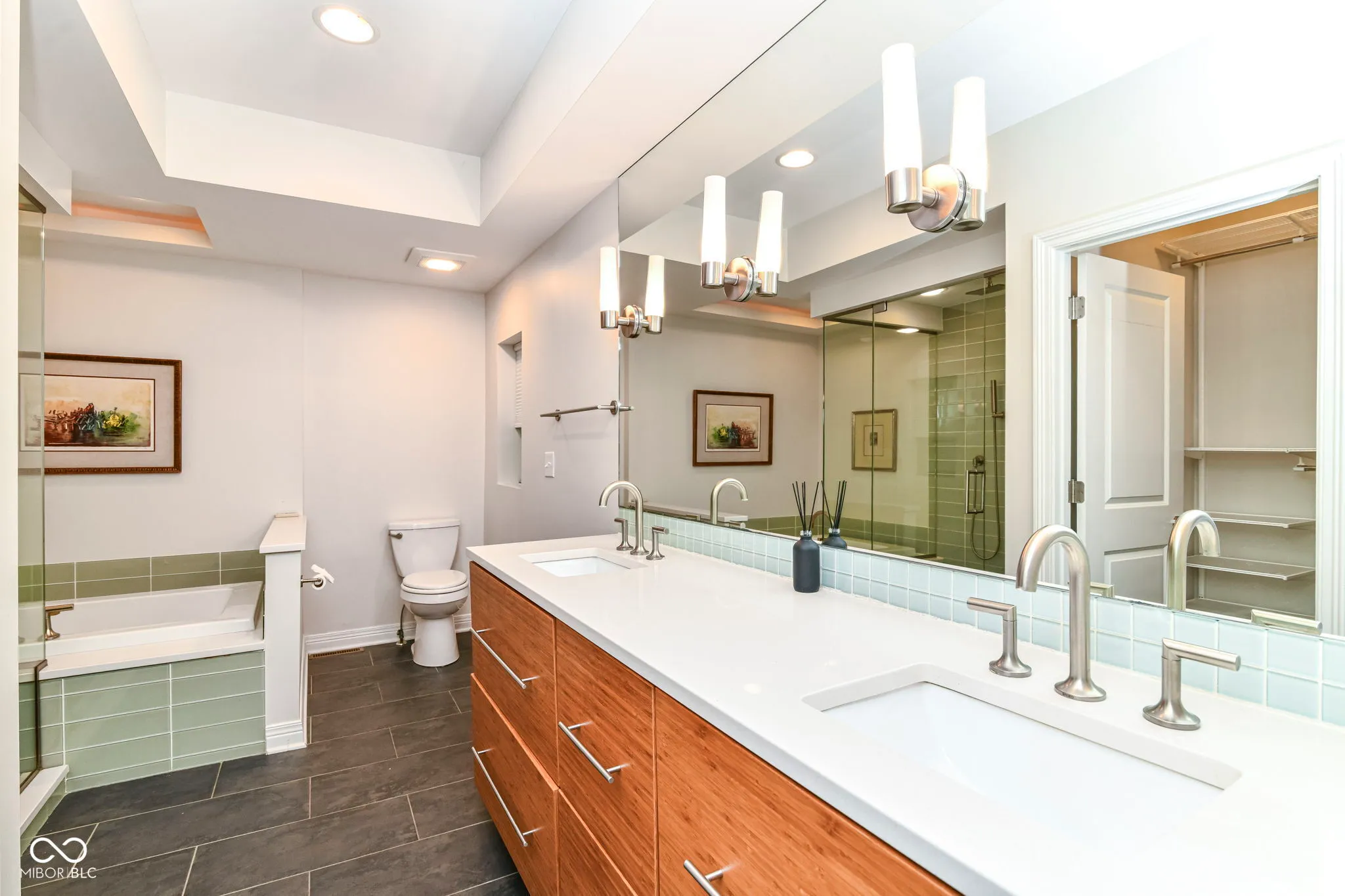 Indianapolis, Indiana 46260, United States, 4 Bedrooms Bedrooms, ,4 BathroomsBathrooms,Residential,Active,146727