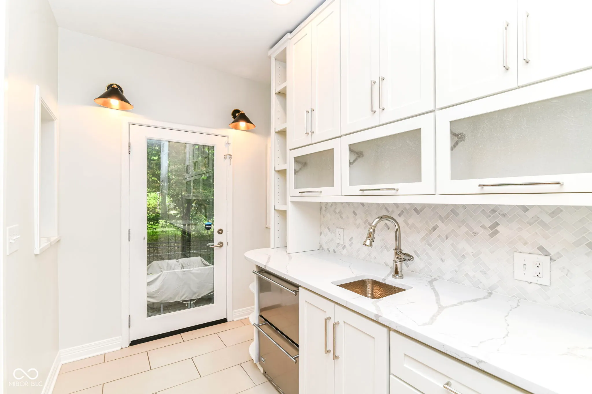 Indianapolis, Indiana 46260, United States, 4 Bedrooms Bedrooms, ,4 BathroomsBathrooms,Residential,Active,146727