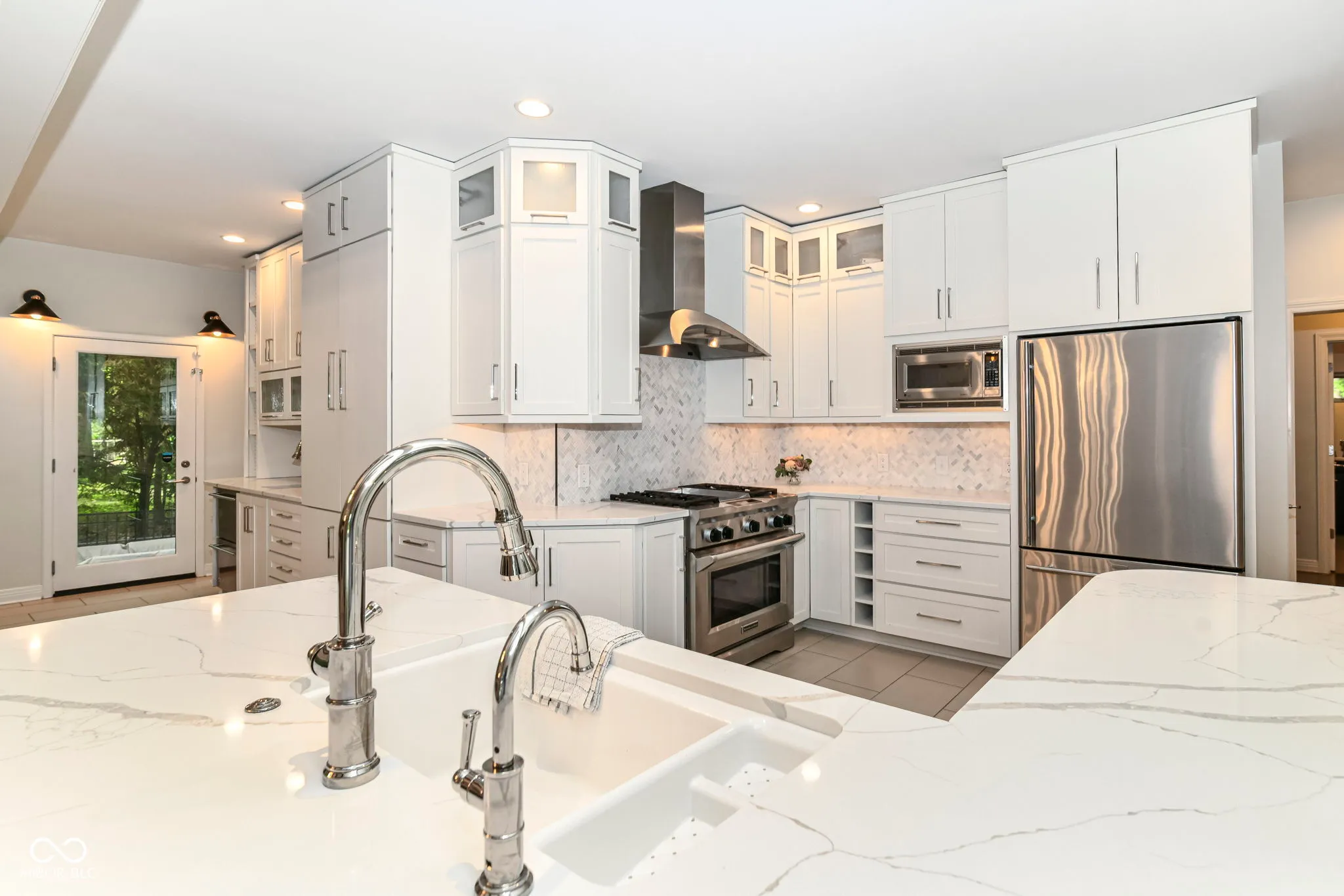 Indianapolis, Indiana 46260, United States, 4 Bedrooms Bedrooms, ,4 BathroomsBathrooms,Residential,Active,146727