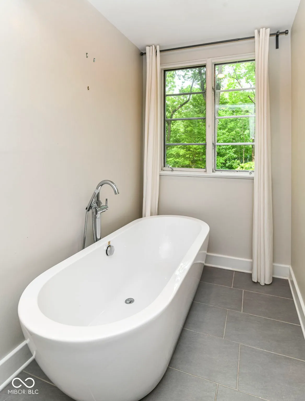 Indianapolis, Indiana 46260, United States, 4 Bedrooms Bedrooms, ,4 BathroomsBathrooms,Residential,Active,146727