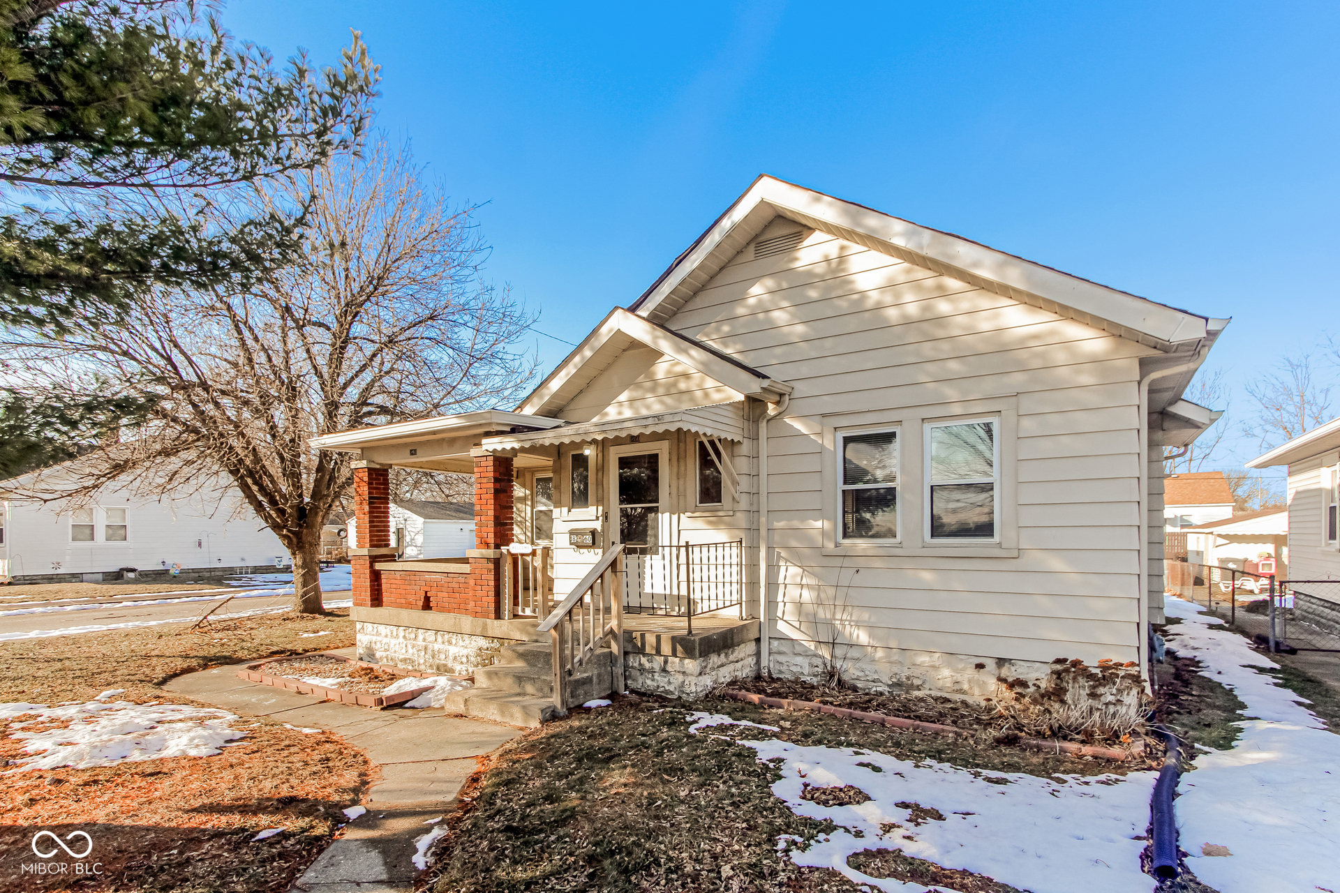 1860 W Wyoming Street