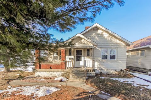 Photo of 1860 W Wyoming Street, Indianapolis, IN 46221 (MLS # 22083910)