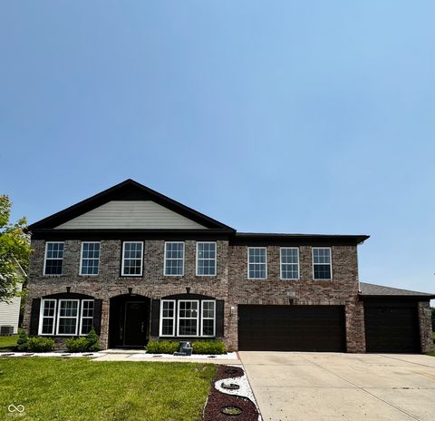 Photo of 585 Fireside Drive, Greenwood, IN 46143 (MLS # 22042233)