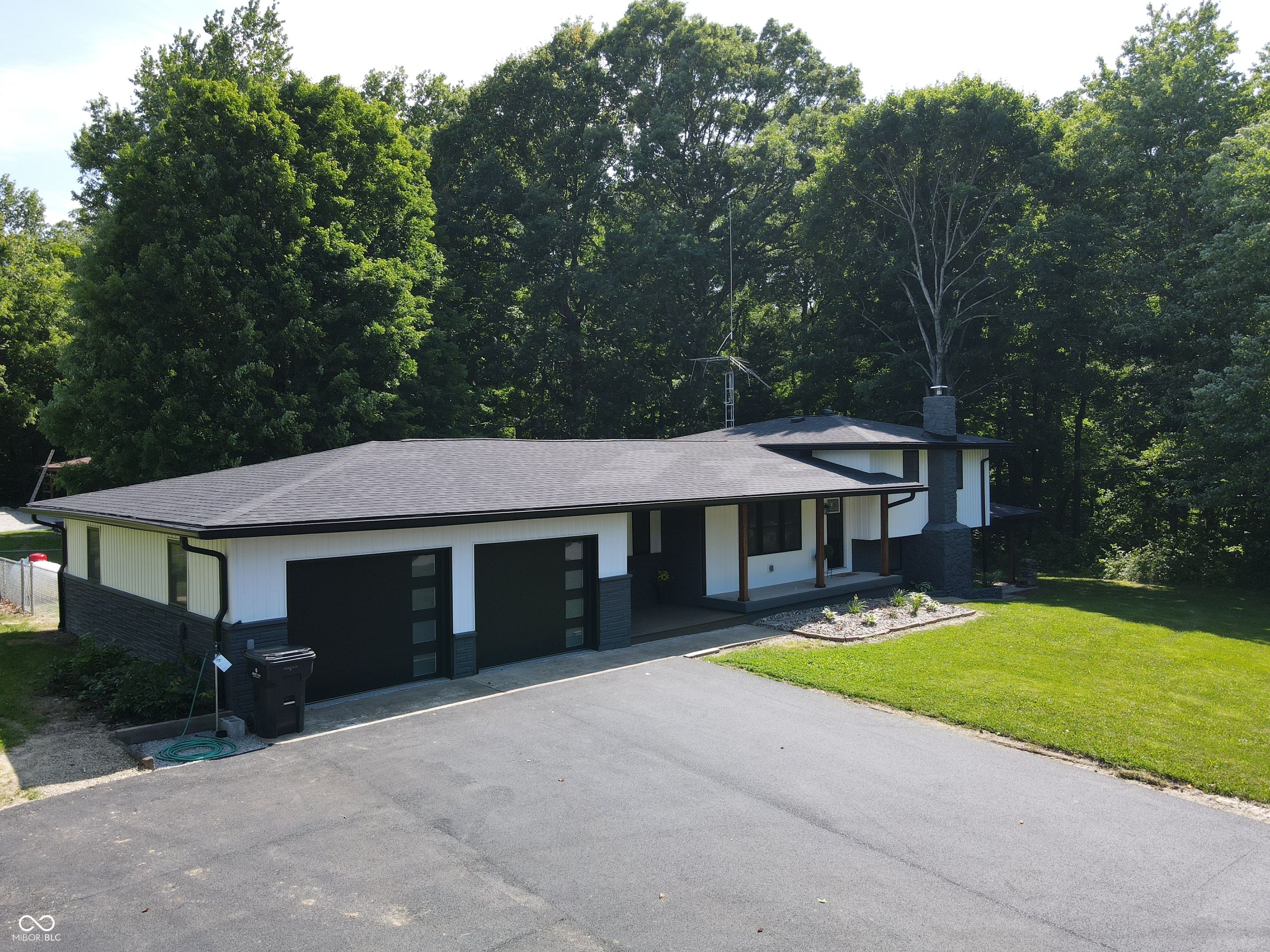 2209 W County Road 1000 South W