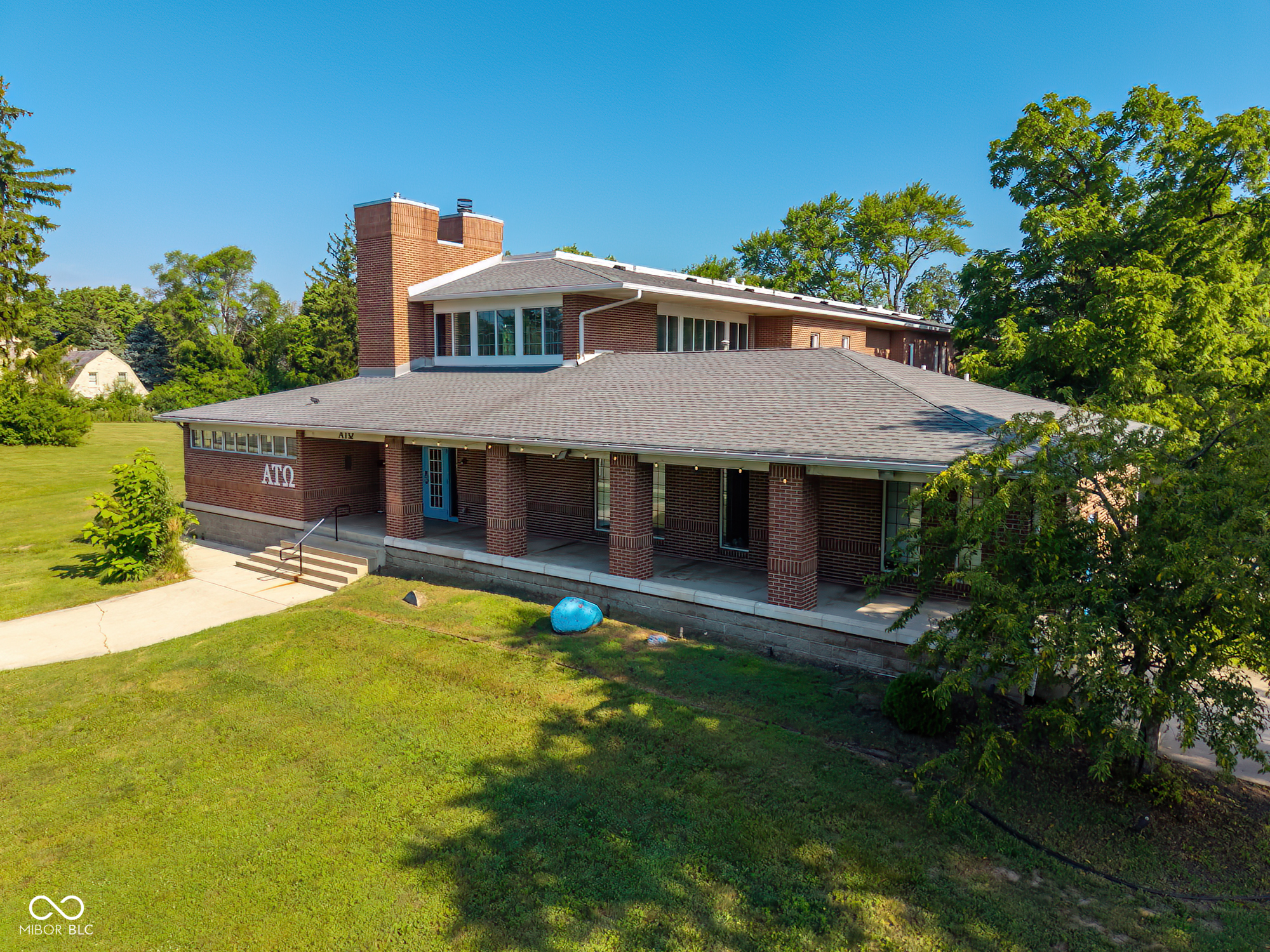 1100 W Riverside Avenue