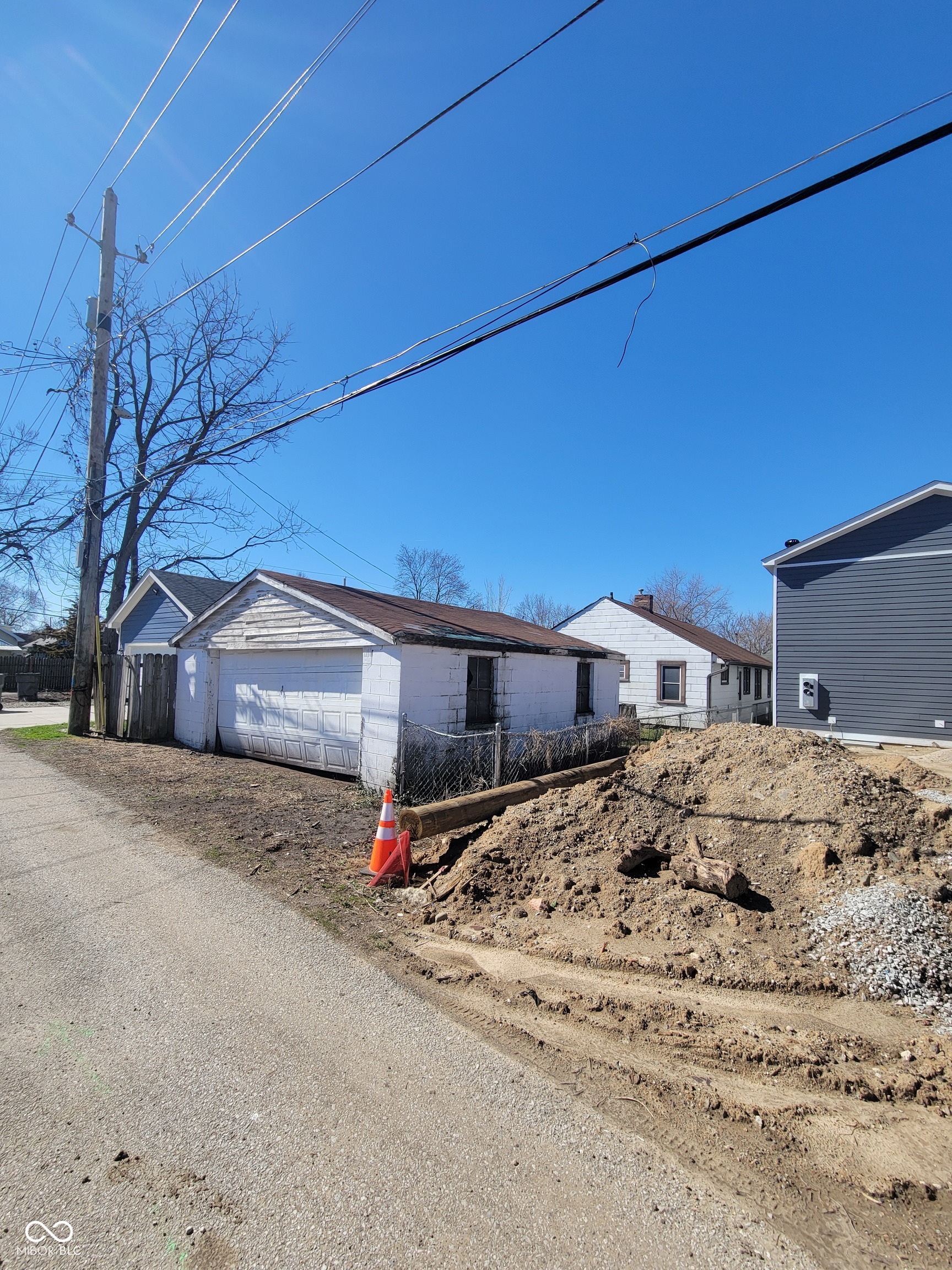 1735 Thaddeus Street