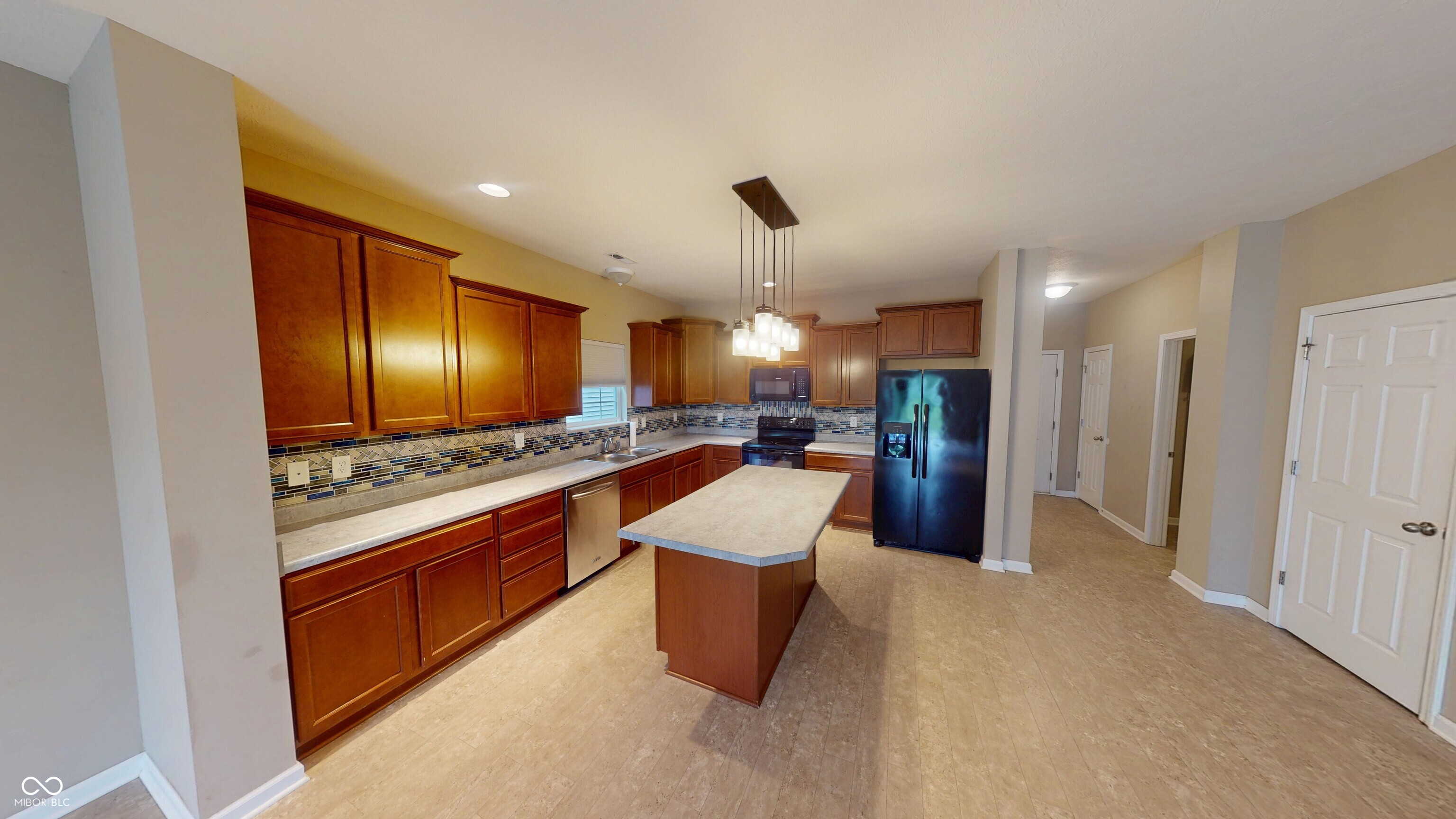 5321 Tanglewood Lane