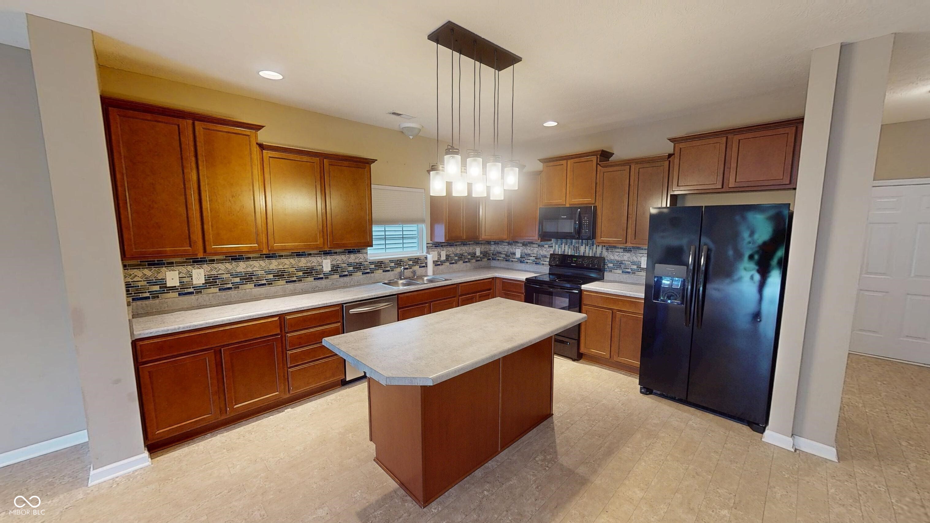 5321 Tanglewood Lane