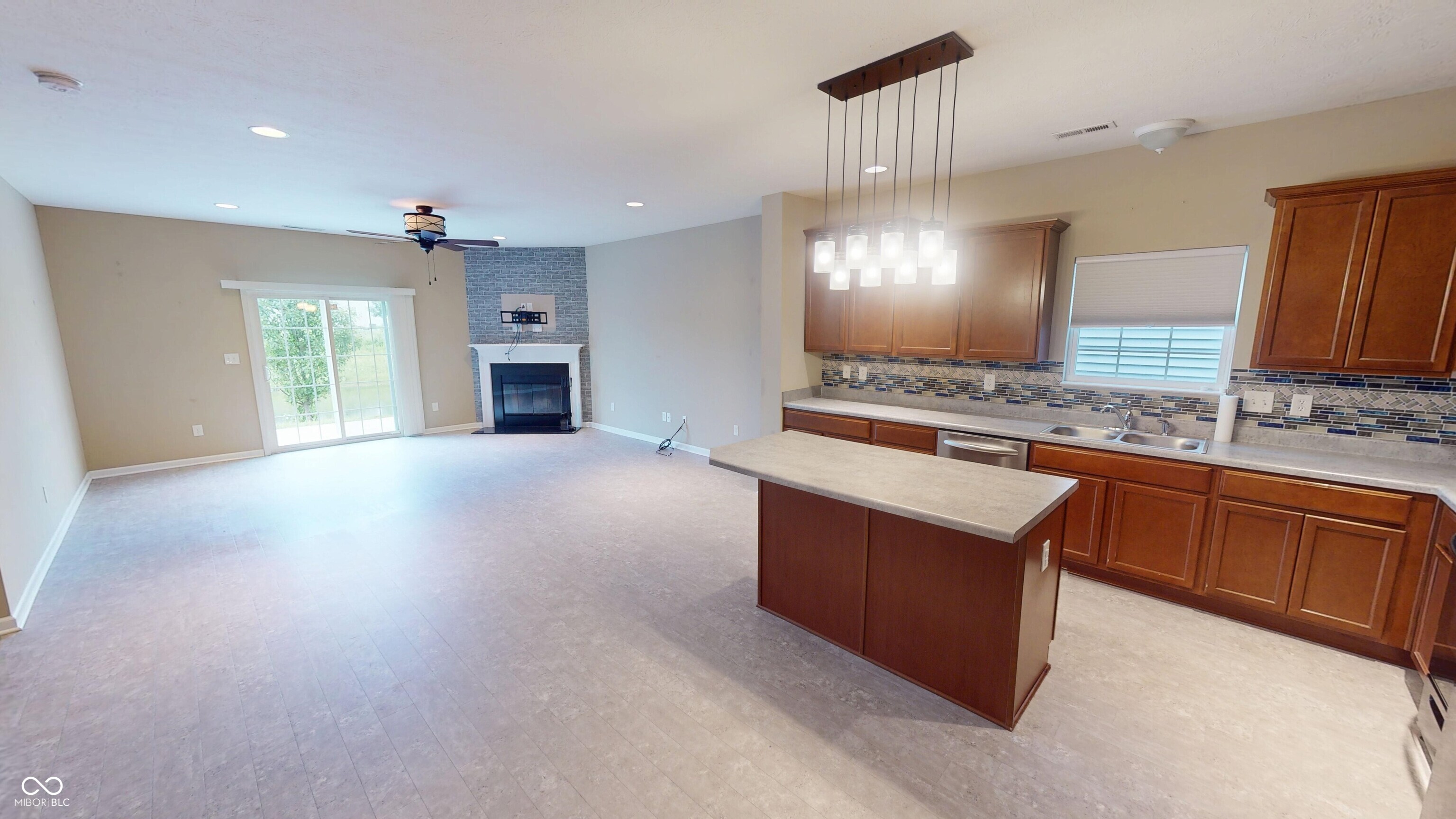 5321 Tanglewood Lane