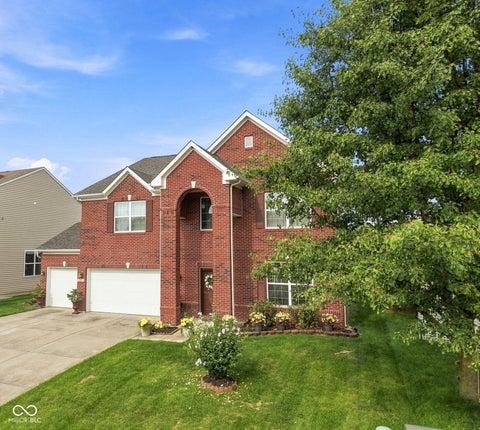 5 beds bed, 3 baths bath property at 8744 N Aspen Way, Mccordsville, IN 46055
