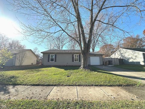 Photo of 2810 Heatherlea Drive, Indianapolis, IN 46229 (MLS # 22084839)