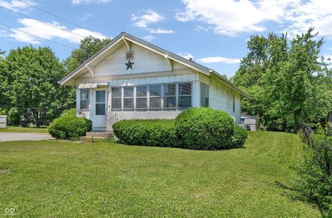 Photo of 5116 English Avenue, Indianapolis, IN 46219 (MLS # 22105546)
