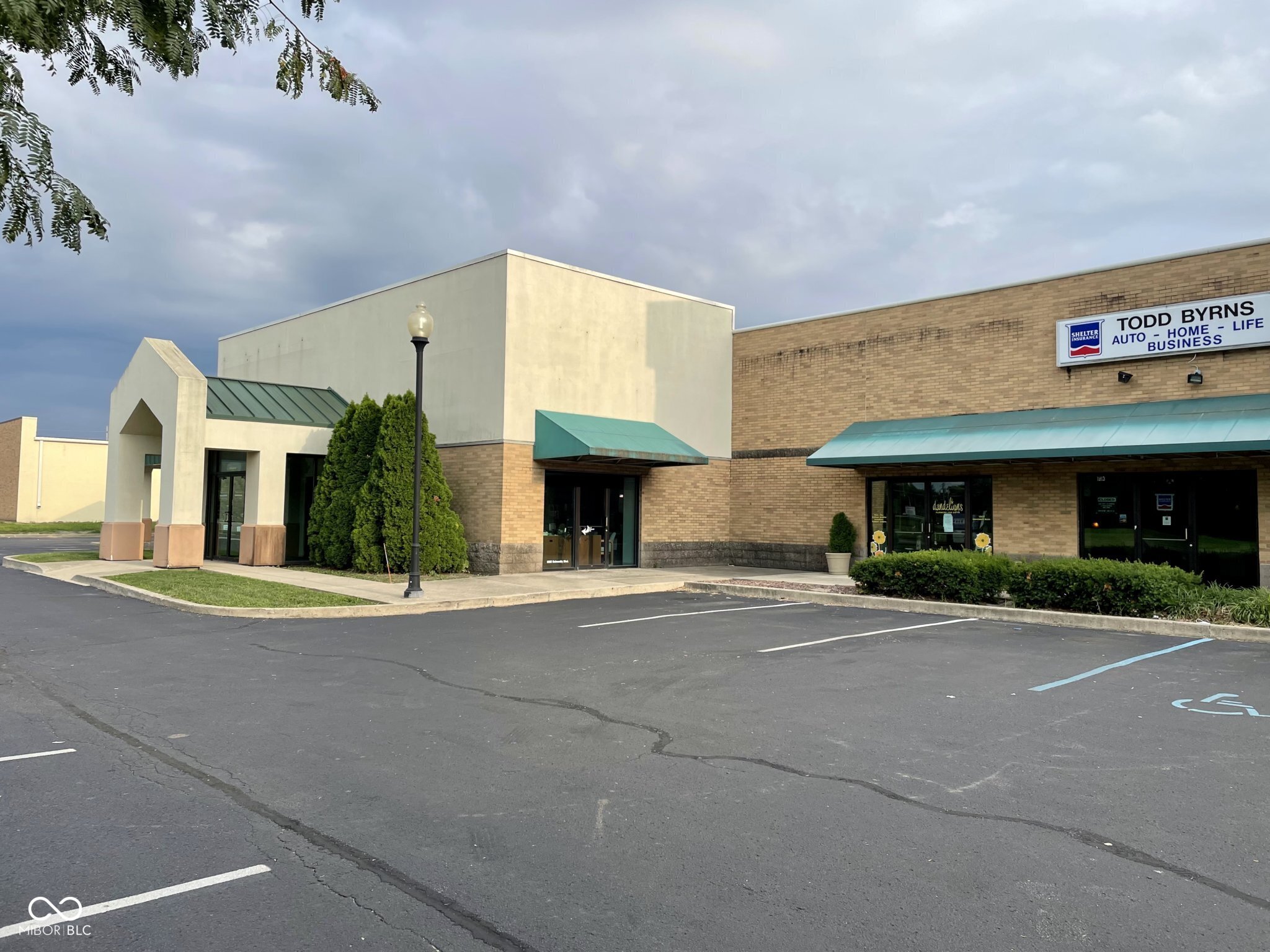 1915 University Boulevard