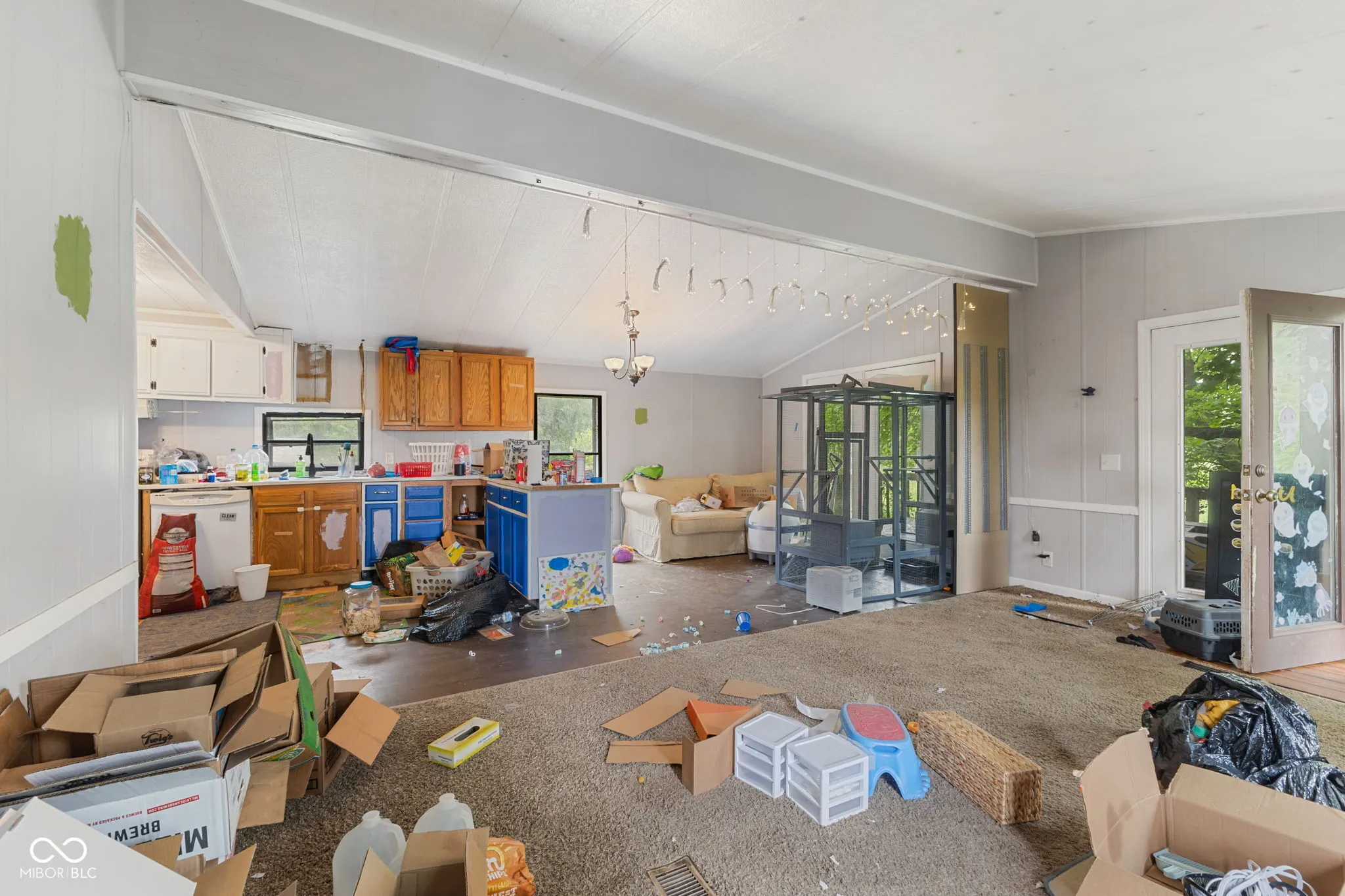 Coatesville, Indiana 46121, United States, 3 Bedrooms Bedrooms, ,1 BathroomBathrooms,Residential,Pending,129715