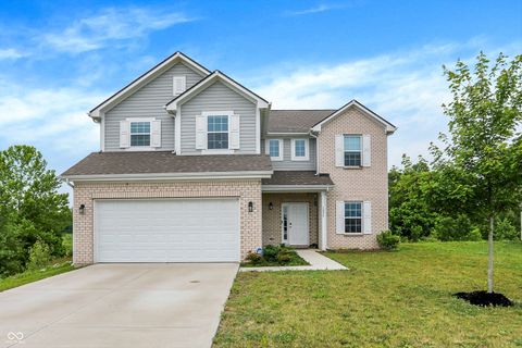Photo of 1571 N Creekwater Pass, Greenfield, IN 46140 (MLS # 22045338)