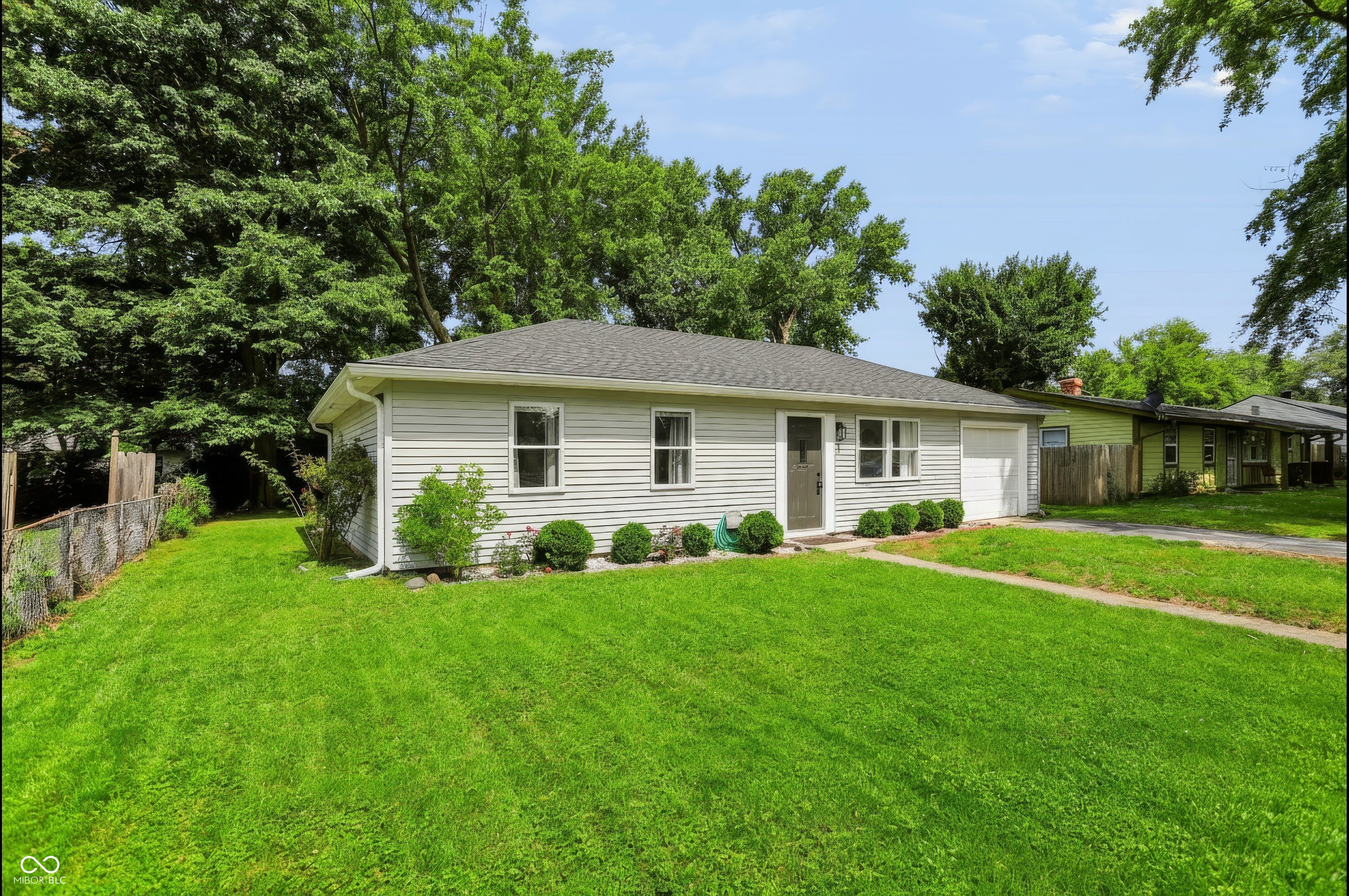 Photo 1 of 37 — 3250 Davis, Indianapolis, IN 46221