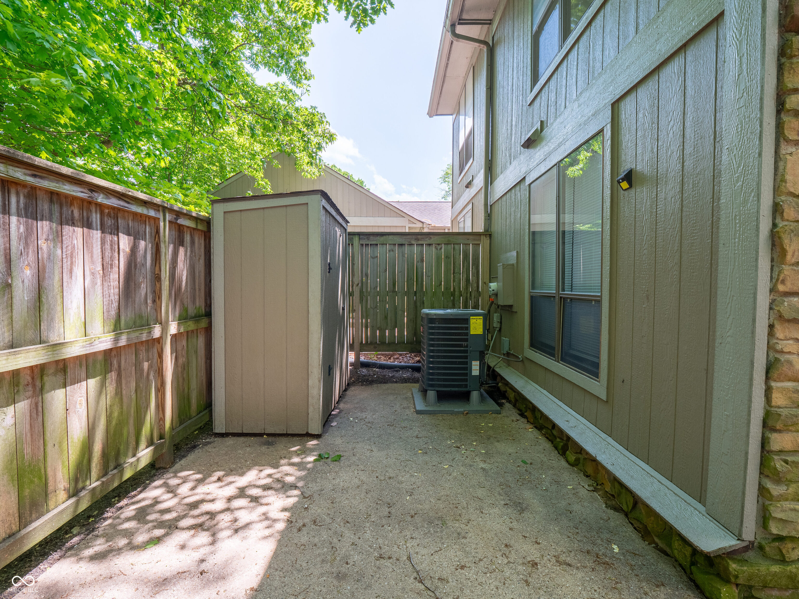 4268 Foxglove Trace