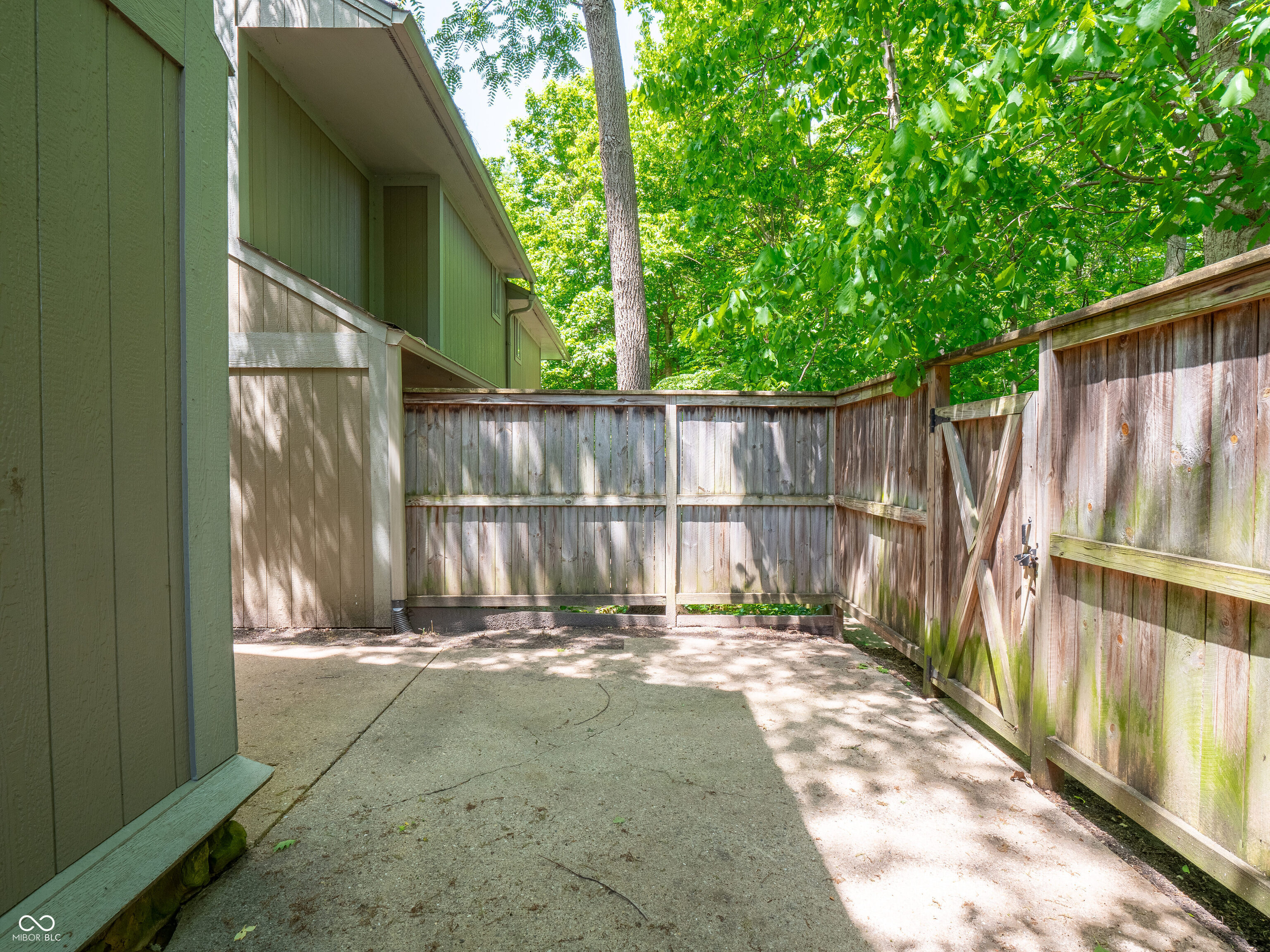 4268 Foxglove Trace