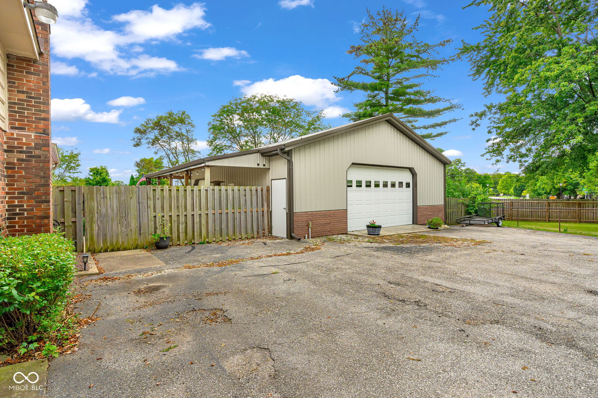 1221 Normandie Court