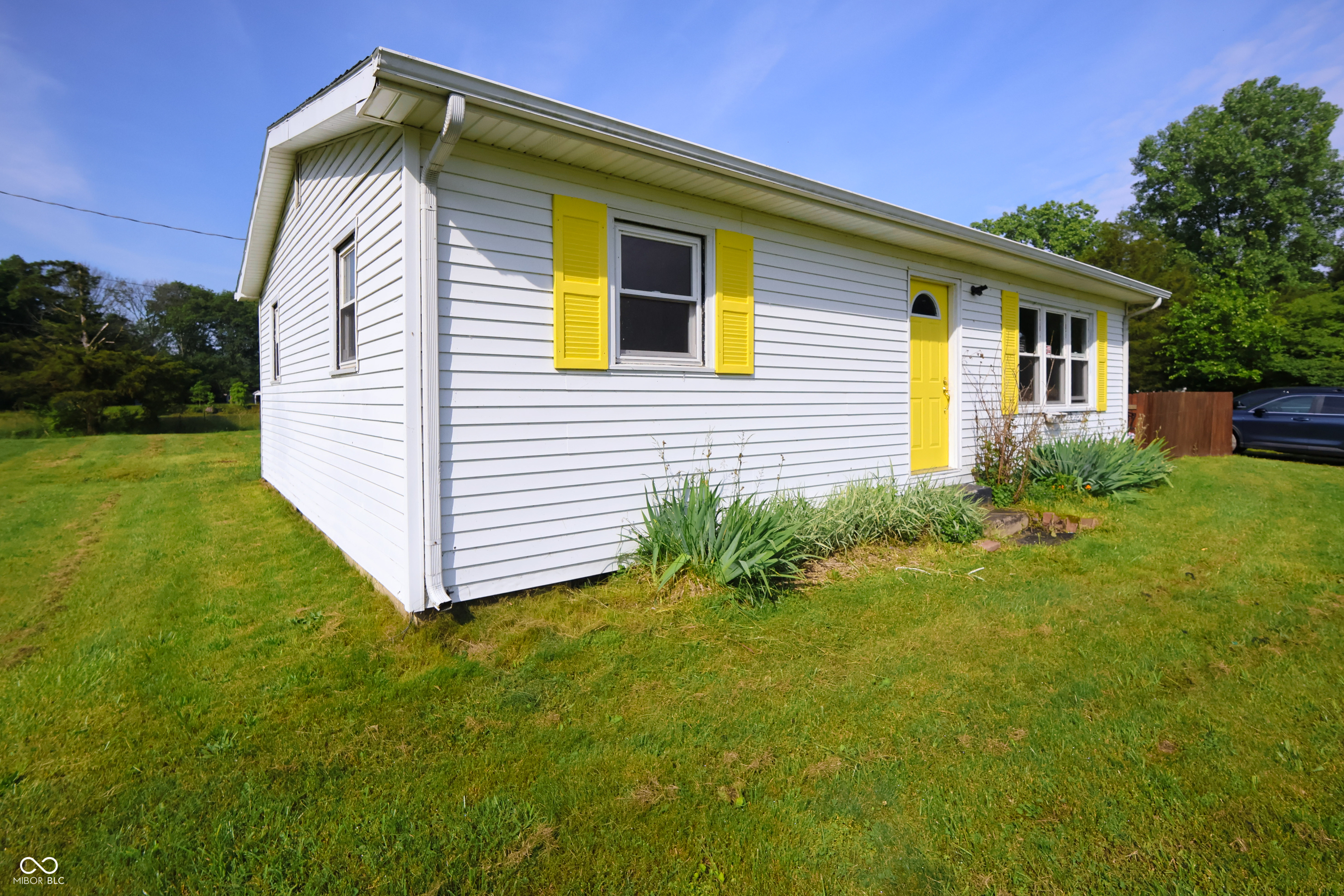 9855 N State Highway 7
