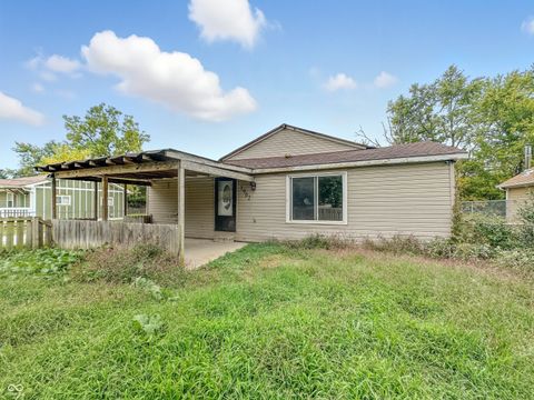 Photo of 1902 S Grant Avenue, Indianapolis, IN 46203 (MLS # 22069238)