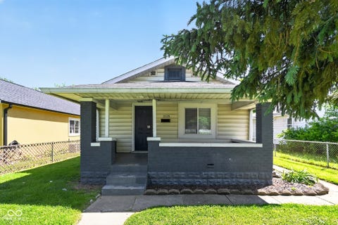 Photo of 1525 Comer Avenue, Indianapolis, IN 46203 (MLS # 22098248)