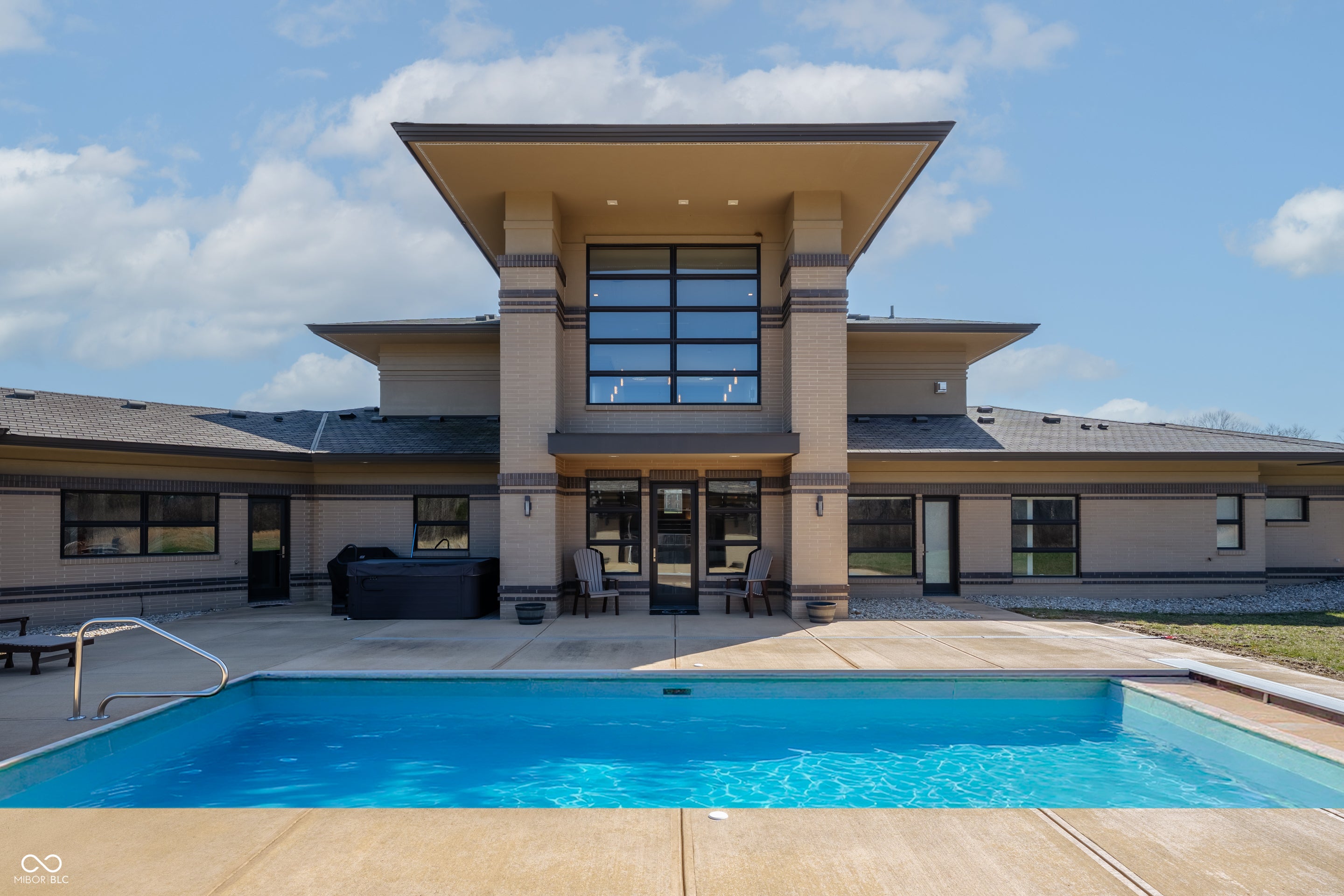 5352 State Road 144