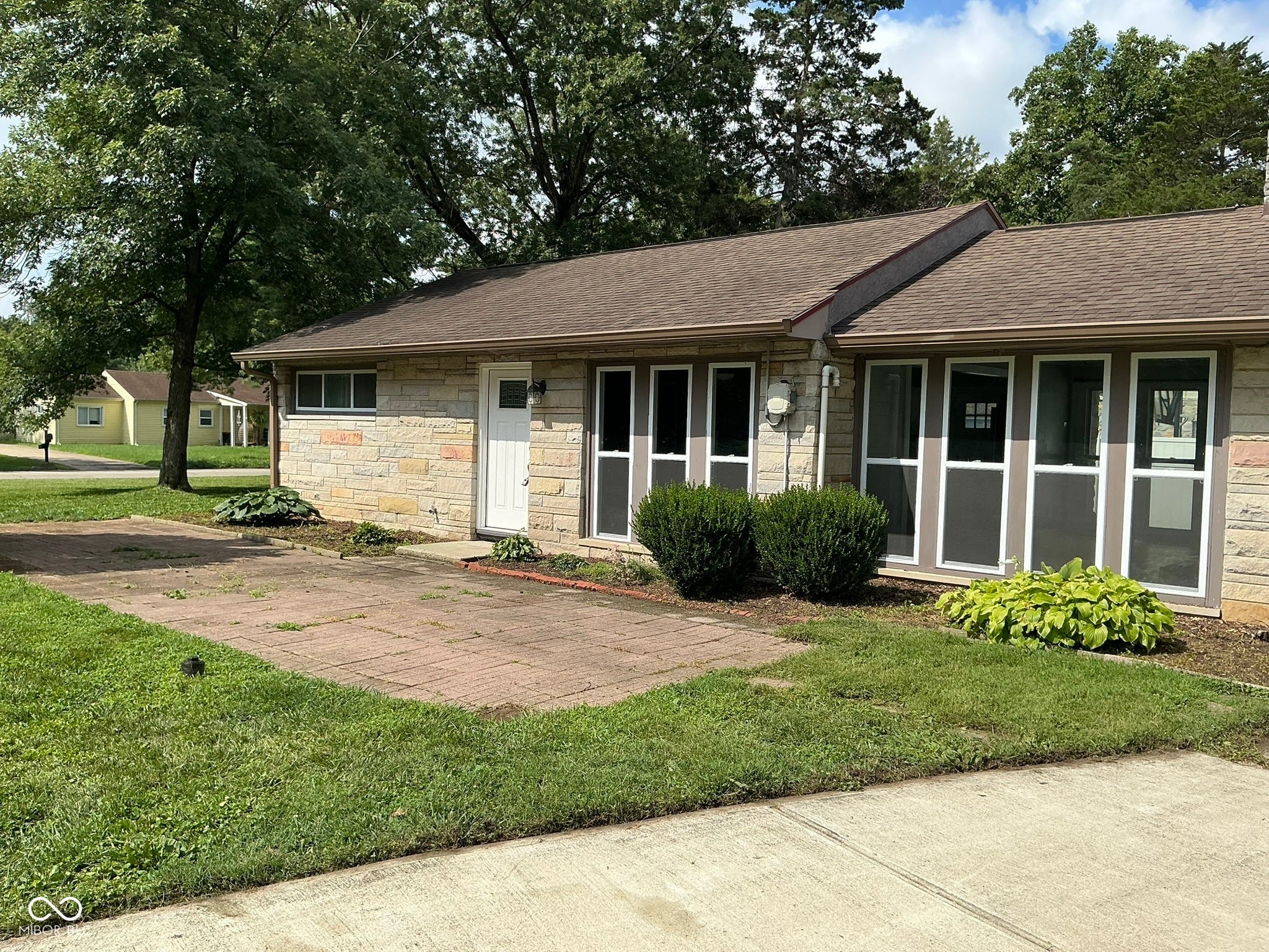1816 Randall Court