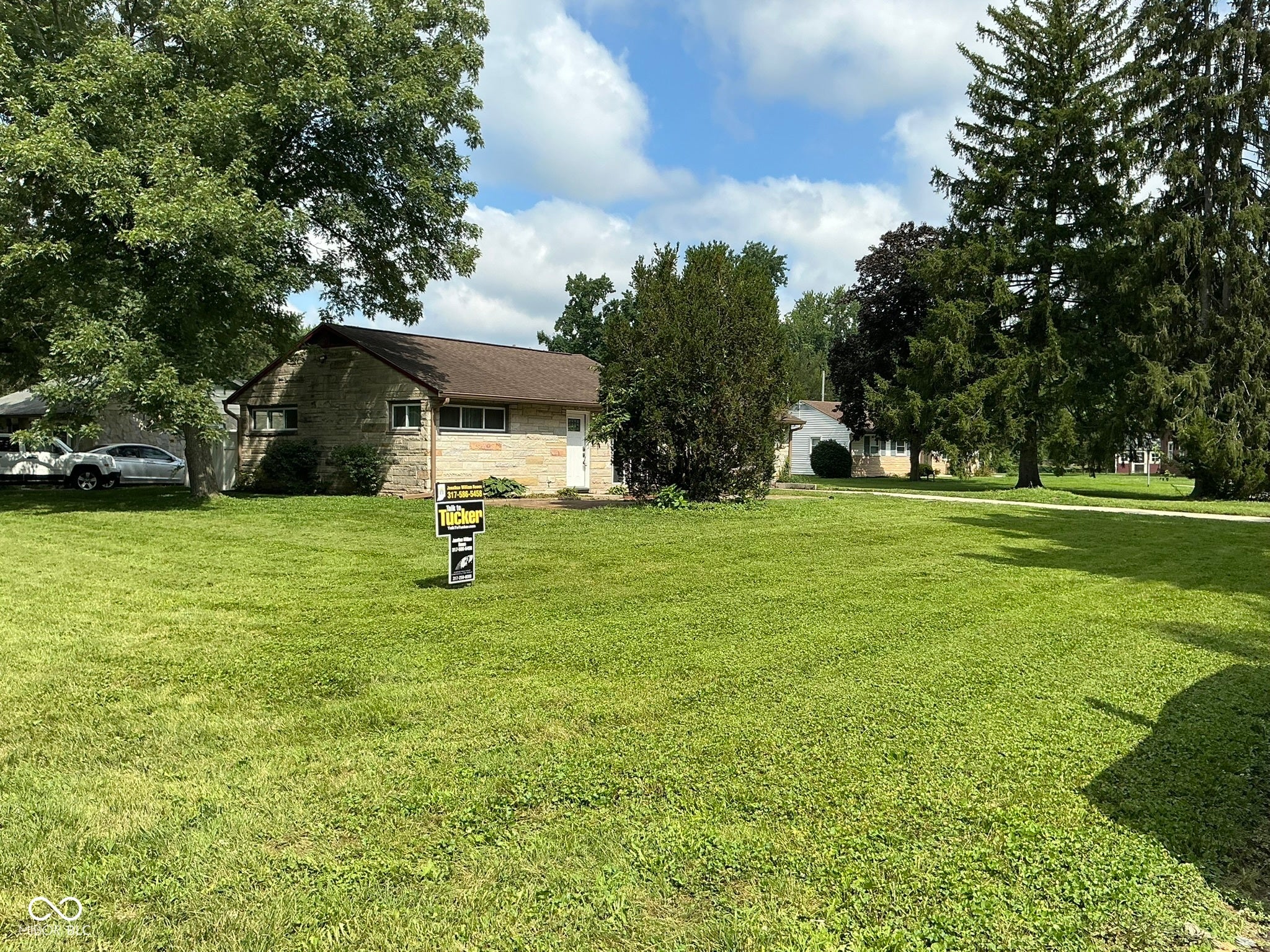 1816 Randall Court