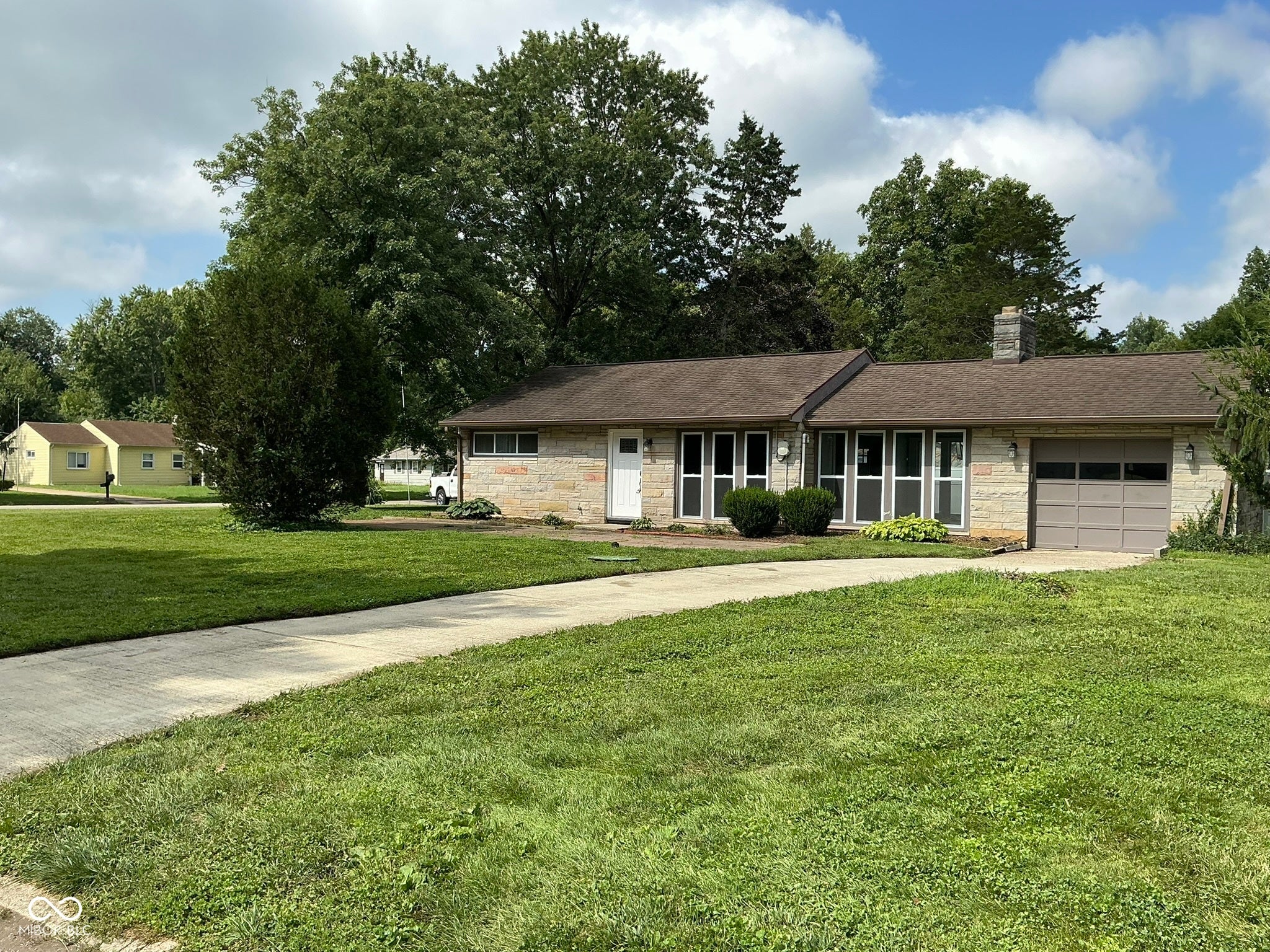 1816 Randall Court